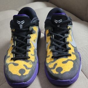 Nike Men's Black and Yellow Basketball Shoes
